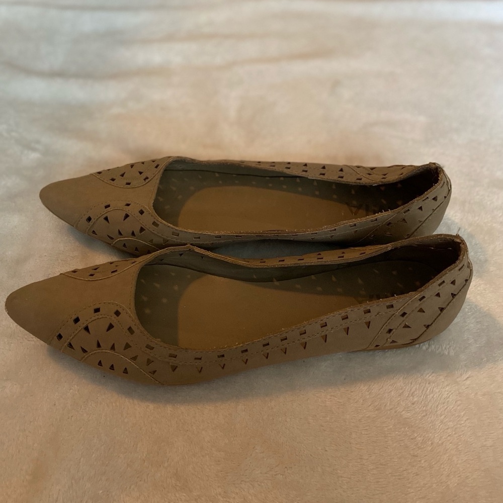 Nude Flats